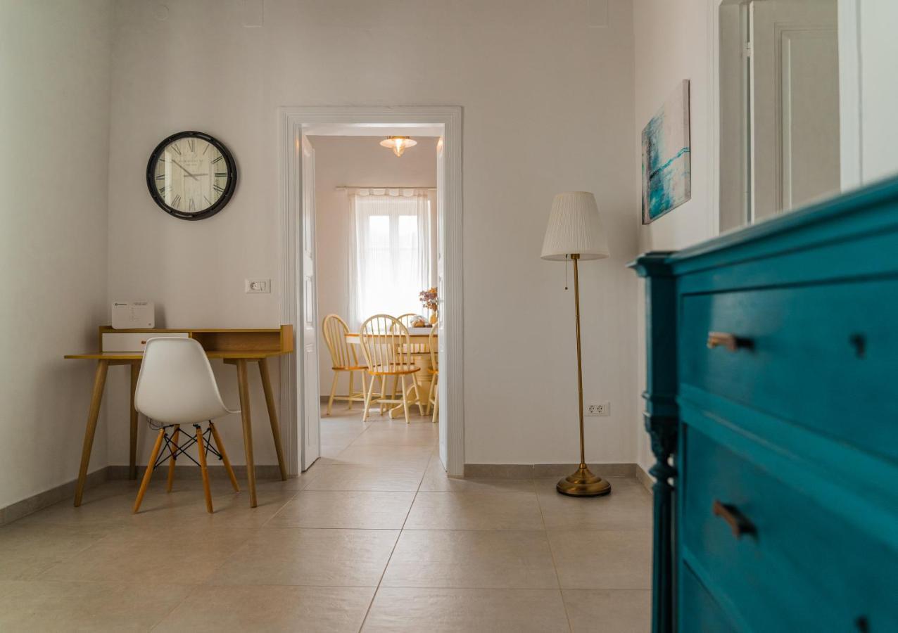 Komis Mansion Exámbela Extérieur photo
